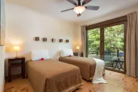 El Taj Oceanfront and Beachside Condo Hotel - Jacuzzi