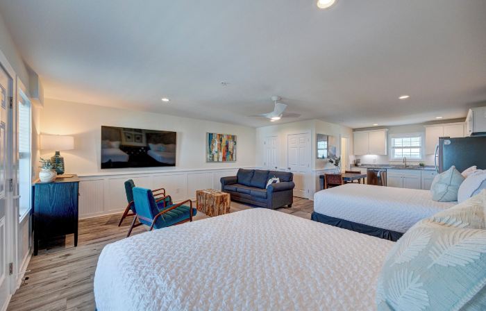 206 Queen Suite, 2nd Floor Low Tide