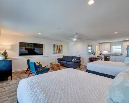 206 Queen Suite, 2nd Floor Low Tide Hotels in Topsail