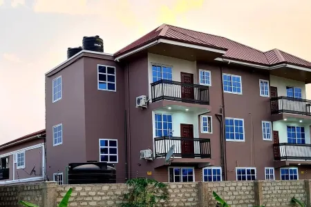 Gorgeous Quiet & Comfy-Close to Highway-Parking Отели в г. Адента Мунисипалити