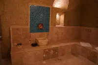 Evanthia Cave Suites فنادق في Sivritas Mahallesi