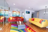 Cheerful & Beautiful 3-Bedroom Ranch Hotels in Long Beach