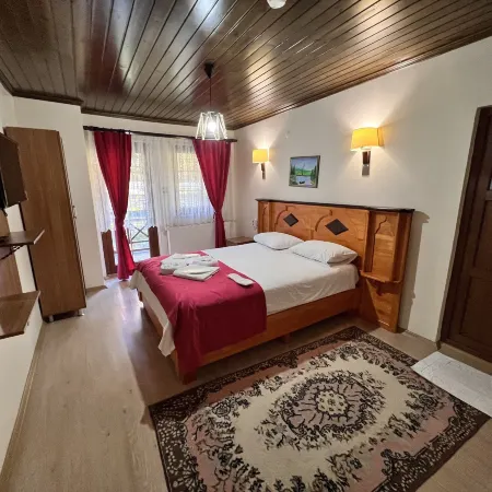 Abant Dort Mevsim Konagi