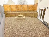 Cotswold's Large 4 Bed House-Sleeps 10-Free Parking-Wifi Hotels in 