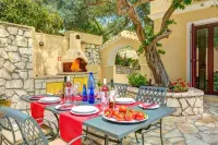 Theodora Villa - 2 BR Tranditional House Close to Gaios Town