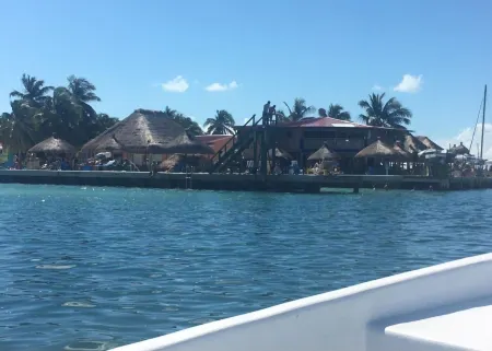Belize Sea Reef Inn Отели рядом с достопримечательностью «Сплит»