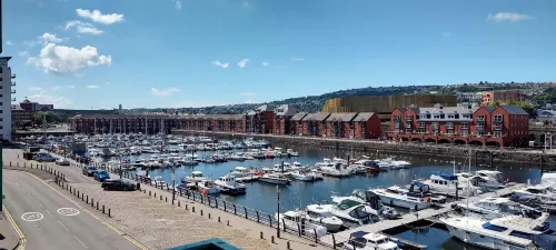 Meridian Bay Apartment Hotels in Castle