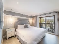 Somerset Lakeside Resort Hotels in Haliburton County