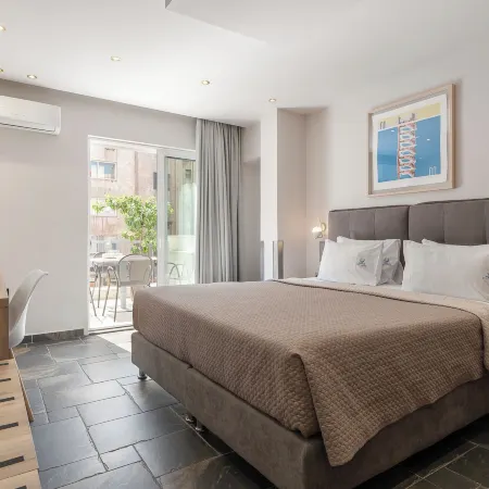 Piraeus City Hotel