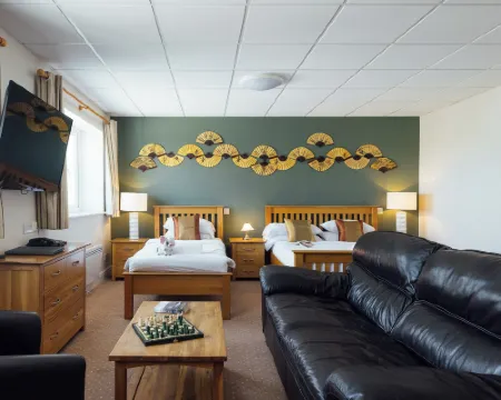 The Imperial Dragon Hotel Hotels in Saundersfoot
