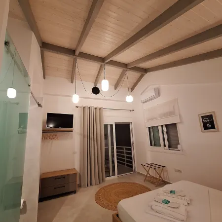 Luxury Apartments Kanali