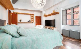 Oakmoon House