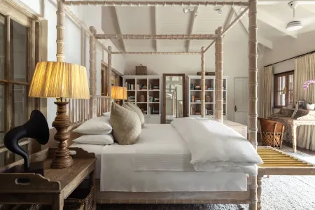 Akademie Street Boutique Hotel Отели рядом с достопримечательностью «First South African Perfume Museum»