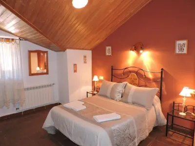 Casa Rural Los Parrales فنادق في Segura De La Sierra