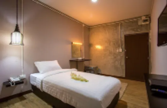 First Residence Hotels near Wat Phra That Chom Taeng