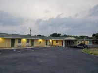 Rodeway Inn Kingsland - Lake LBJ - Parkplatz