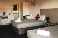 Emerald Park Motel Hotels in Emerald
