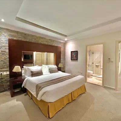 Loren Serviced Apartment Alslamah Hotels near Sari Street