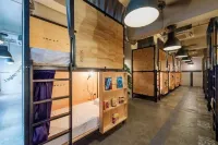 Kalakaua Inn the Kitchen Hostel Ao