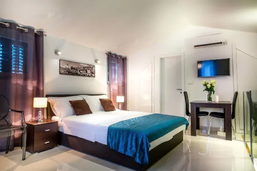 Split Oasis Studio Apartments