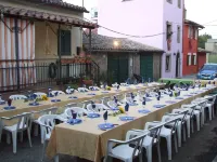 Blue House Near Bagnoregio-Overlooking the Umbrian Mountains and Tiber Valley Hotels in Bagnoregio
