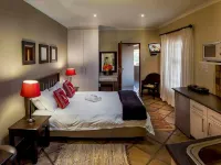 Room in B&B - Guest Room with Double Bed and Kitchen, in Port Elizabeth Ideal Business Travel