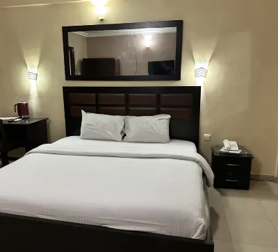Whitehouse Msquare Hotel