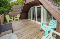 Over the Horizon Lodges Hotels in Calstock