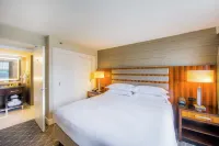 Hilton Nashville Downtown Hotels near Chet Atkins Statue