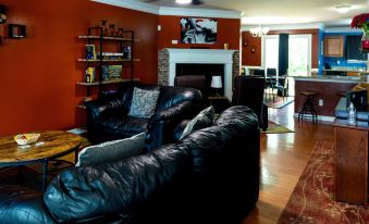 Amazin Lrg 3 Bed House w/ King Bed