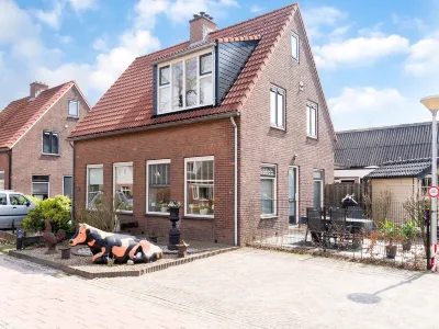 Holiday Home in Elim for 4 Person Hotels near Schoonhoven