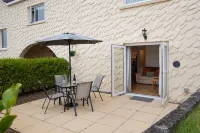St Helens Apartment 2 - Short Walk to Beach - WiFi