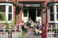 Llangollen Hostel Guest Rooms - No Dormitories - Self Catering Hotels in Llangollen