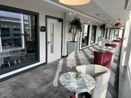 Tynecastle Park Hotel Отели рядом с достопримечательностью «Тайнкасл»