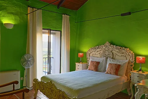 Quinta Tapada Do Gramacho Hotels in Estômbar