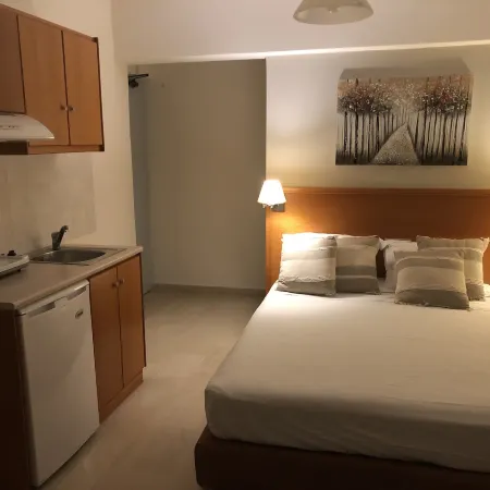 Philippos Studios & Apartments