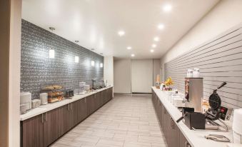 La Quinta Inn & Suites by Wyndham Tulsa Broken Arrow