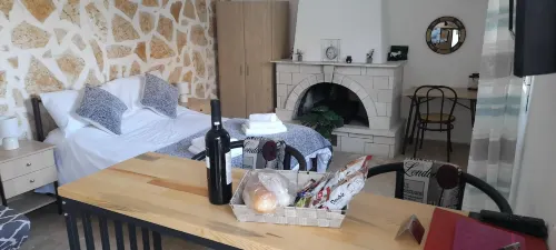 Lovely Studio in Strinilas with Its Own Pool
