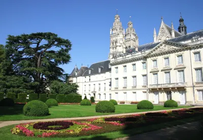 Les Portes de l'Orient Hôtels à : Joué-lès-Tours
