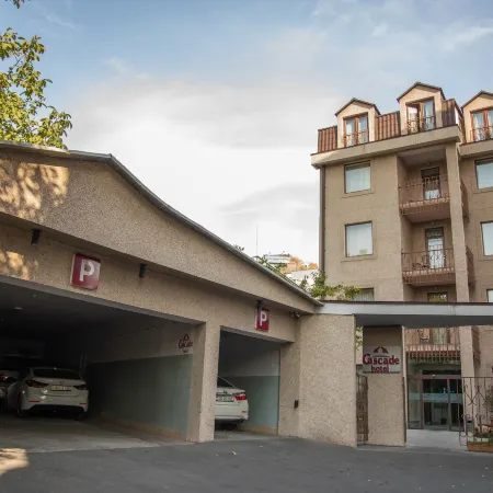 Cascade Hotel