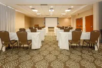 Hilton Garden Inn Bakersfield