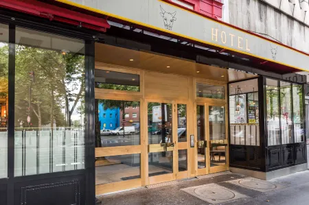 堡夫庫羅訥餐廳酒店