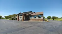 迪卡爾布溫德姆速8飯店 - 停車場