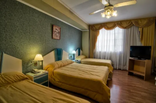 Hotel Internacional โรงแรมใกล้อาคารปาลาซิโอบาโรโล