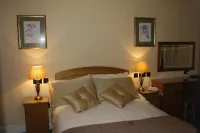 Óstán Loch Altan Hotels in 