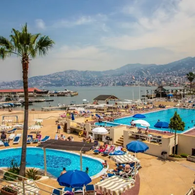 منتجع - فندق بيل آزور Hotels near دير المخلص