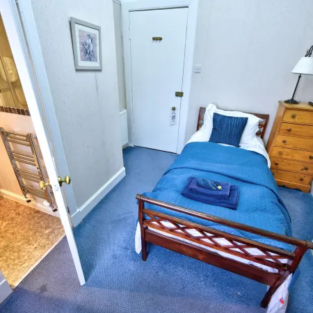 Burnside Guest House Отели рядом с достопримечательностью «Библиотека Карнеги»