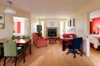 Residence Inn Peoria Hotel dekat Limelight Eventplex