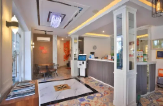 Front One Budget Slamet Riyadi