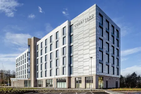 Courtyard Keele Staffordshire Отели рядом с достопримечательностью «Парк Батпул»